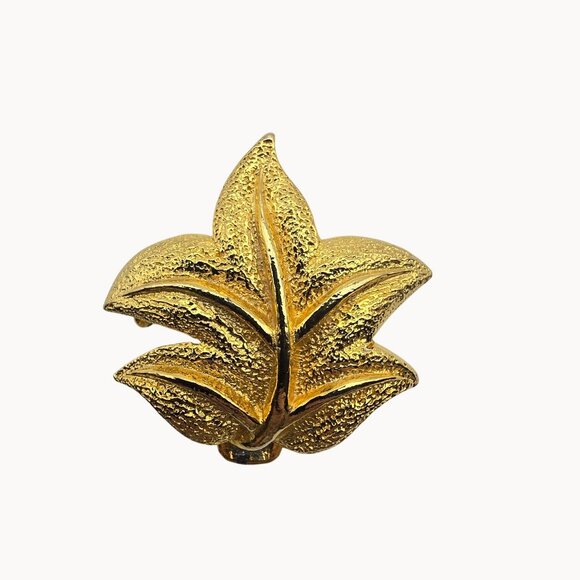Vintage 1974 Gold Tone Leaf Figural Statement Belt Buckle Fashion Accessory - Picture 1 of 9